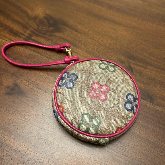 Handbags - Floral Patterned Round Wristlet